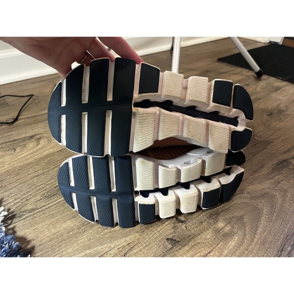 WOMEN ON  CLOUDTEC SWISS ENGINEERING HELION SZ8(M) RUNNING SHOES PRE OWNED.L10 - Picture 3 of 11